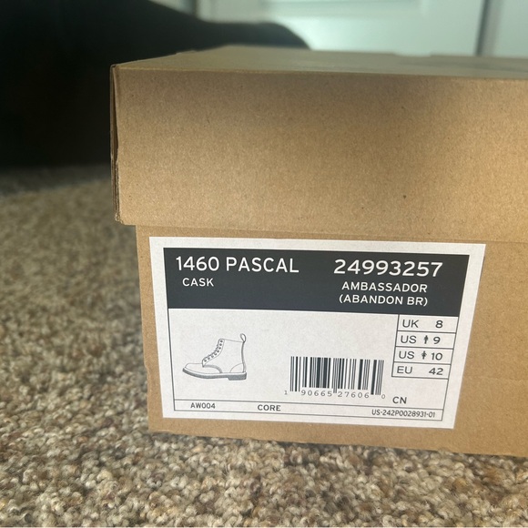 Doc Martens Unisex 1460 Pascal Cask Eu size EU 42 New in Box - Picture 3 of 3